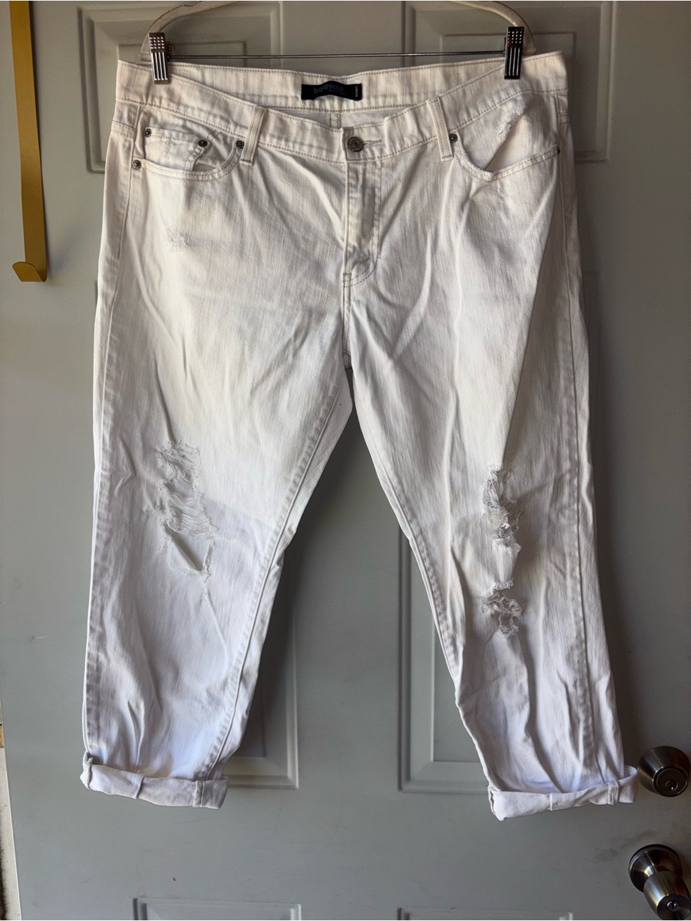 Levi’s destroyed 513 white boyfriend crop jeans size 13 Medium